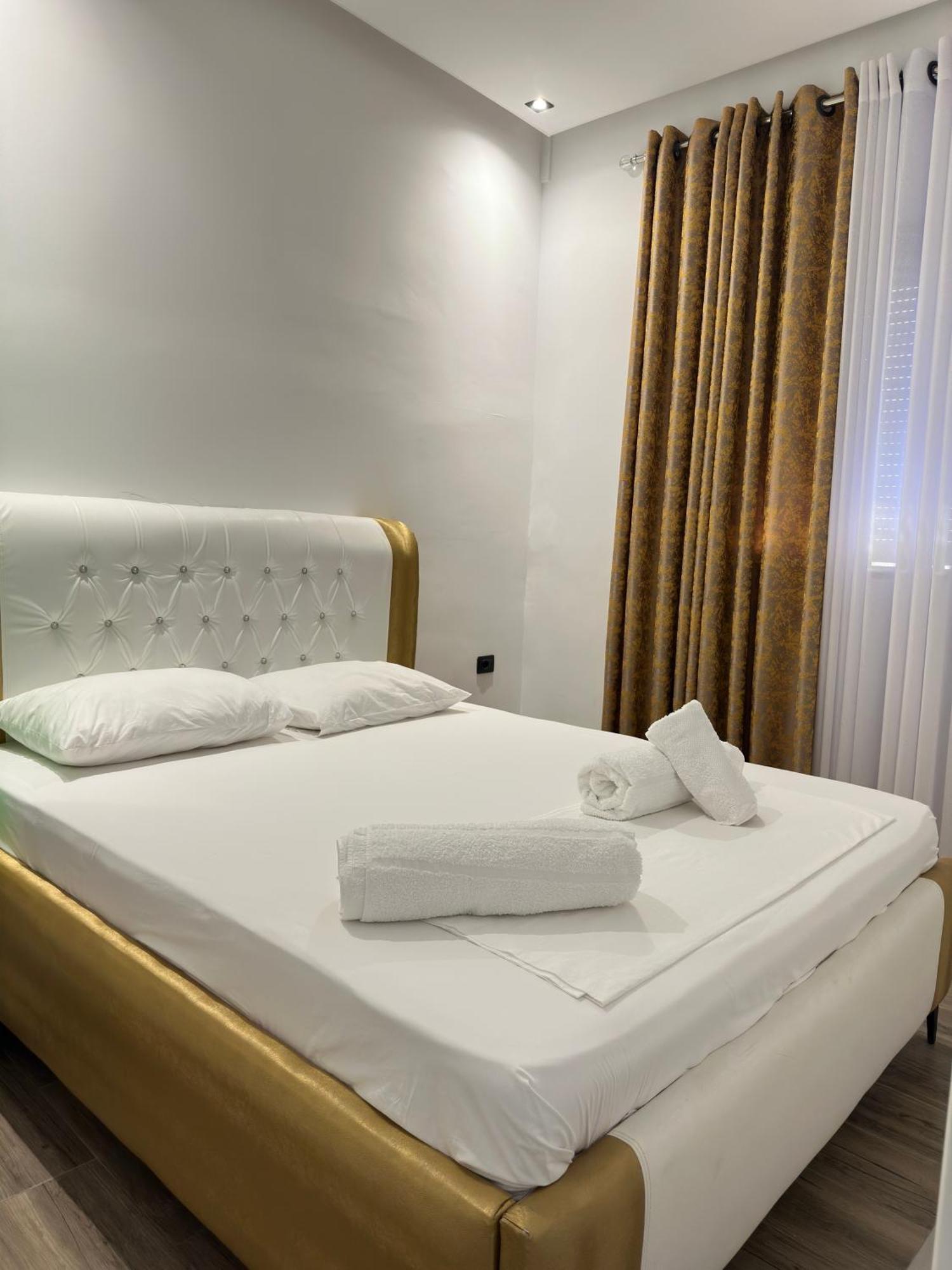 Hotel Kristal ボルシュ エクステリア 写真