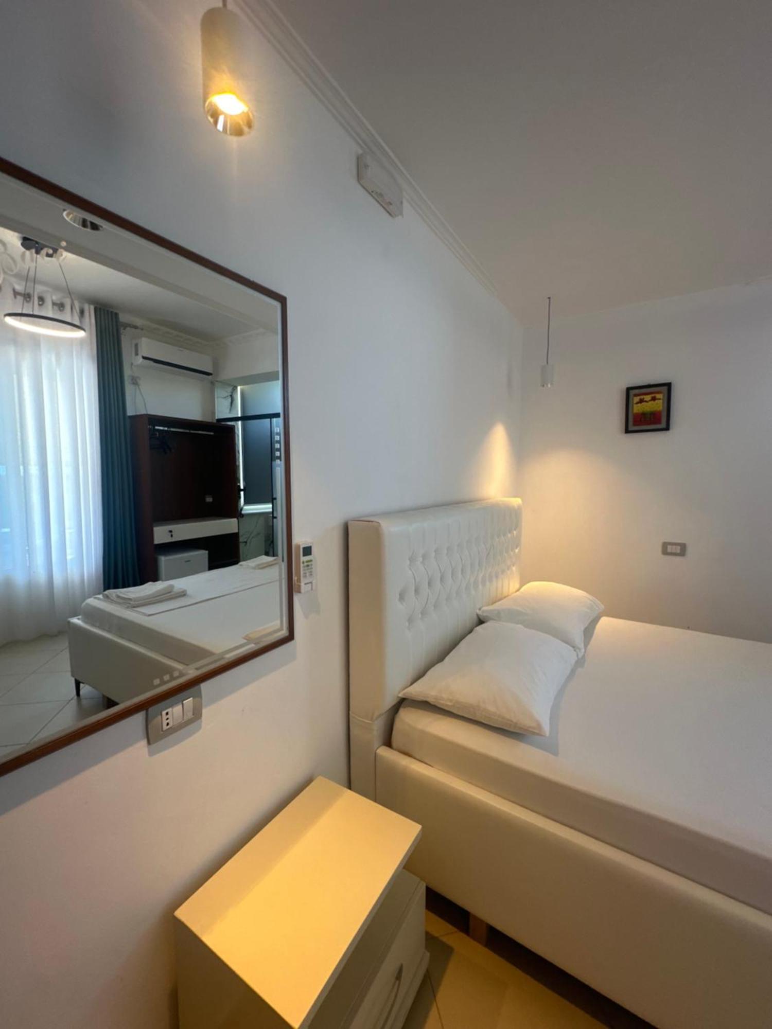 Hotel Kristal ボルシュ エクステリア 写真